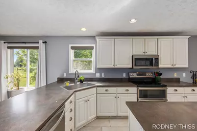3030 Sunchase Avenue, Hudsonville, MI 49426 - Photo 11