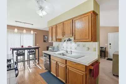 7652 Woodview Drive, Waterford, MI 48327 - Photo 7