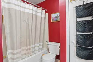 7652 Woodview Dr, Waterford, MI 48327 - Photo 17