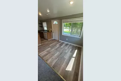 18750 Sumpter Road, Belleville, MI 48111 - Photo 9