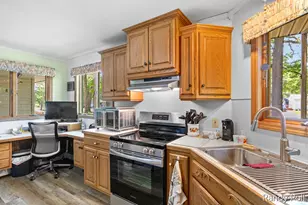 302 S Brooks Road S, Muskegon, MI 49442 - Photo 3