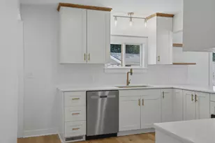 1325 Edith Ave NE, Grand Rapids, MI 49505 - Photo 13