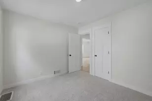 1325 Edith Ave NE, Grand Rapids, MI 49505 - Photo 23