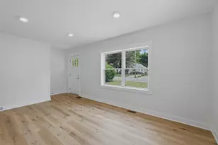 1325 Edith Ave NE, Grand Rapids, MI 49505 - Photo 9