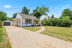 1325 Edith Ave NE, Grand Rapids, MI 49505 - Photo 3