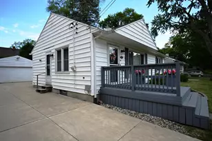 2734 Wellington Rd, Kalamazoo, MI 49008 - Photo 5