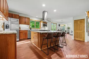6271 Cascade Rd SE, Grand Rapids, MI 49546 - Photo 5