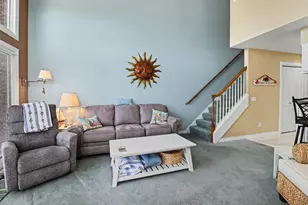 212 Harbor Dr, Ludington, MI 49431 - Photo 9