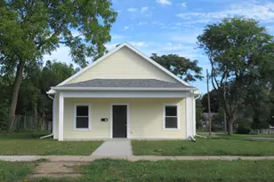 82 Greenwood Ave, Battle Creek, MI 49037 - Photo 1