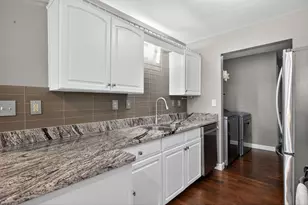 4297 Fairway Ln, Jackson, MI 49201 - Photo 11