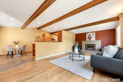 895 Bellewood Drive SE, Grand Rapids, MI 49508 - Photo 9