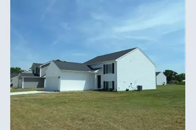 670 Manorwood Circle, Benton Harbor, MI 49022 - Photo 5