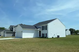 670 Manorwood Cir, Benton Harbor, MI 49022 - Photo 5