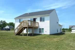 670 Manorwood Cir, Benton Harbor, MI 49022 - Photo 3