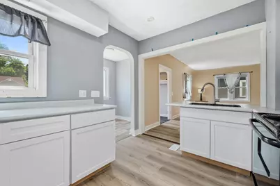 301 Lemyra Street SE, Wyoming, MI 49548 - Photo 11