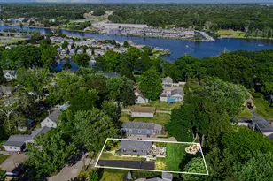 1414 Margaret Pl, Saint Joseph, MI 49085 - Photo 3