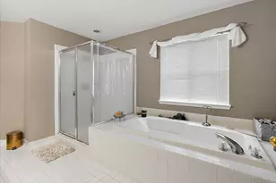 29301 Morningview St, Farmington, MI 48334 - Photo 39
