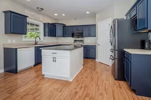 27120 Birmingham Ct, Paw Paw, MI 49079 - Photo 9