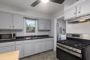 305 Majestic St SE, Grand Rapids, MI 49548 - Photo 9