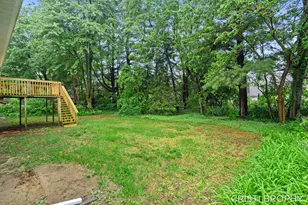 4871 Newcastle Dr SE, Grand Rapids, MI 49508 - Photo 45