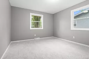 4871 Newcastle Dr SE, Grand Rapids, MI 49508 - Photo 25