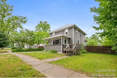 727 E Clinton Street, Hastings, MI 49058 - Photo 3