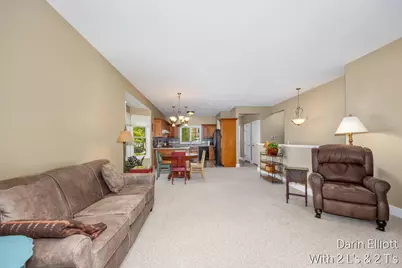 1015 Grosvenor Drive #Unit 4, Greenville, MI 48838 - Photo 9