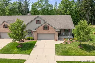 1015 Grosvenor Dr, Greenville, MI 48838 - Photo 3