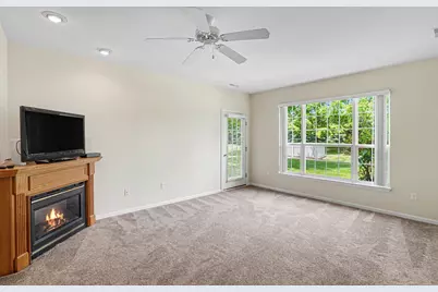 11107 Farmingdale Lane #130, Walled Lake, MI 48390 - Photo 5