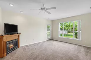 11107 Farmingdale Ln, Walled Lake, MI 48390 - Photo 5