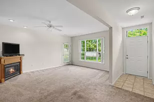 11107 Farmingdale Ln, Walled Lake, MI 48390 - Photo 7