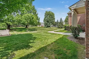 11107 Farmingdale Ln, Walled Lake, MI 48390 - Photo 27