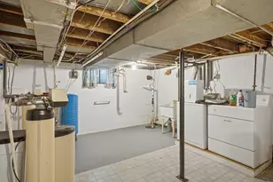 1158 W Reid Rd, Flint, MI 48507 - Photo 21