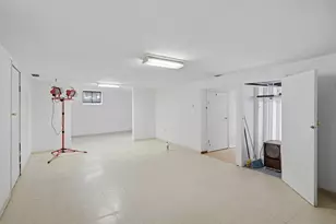 1158 W Reid Rd, Flint, MI 48507 - Photo 19