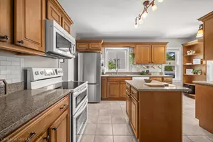 2225 S Cleveland Ave, Saint Joseph, MI 49085 - Photo 3