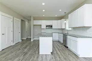 9 Aviara Oaks Pkwy, Jackson, MI 49201 - Photo 9