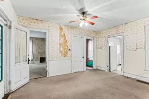 307 E State St, Vicksburg, MI 49097 - Photo 5