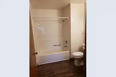 8338 Shields Drive, Saginaw, MI 48609 - Photo 9