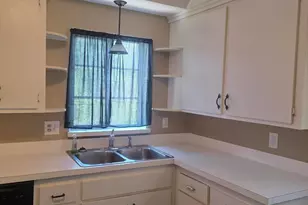 24051 Geneva St, Oak Park, MI 48237 - Photo 9