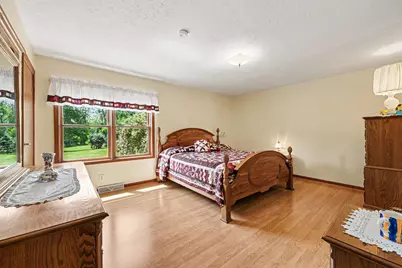 10130 Emerald Court, Brooklyn, MI 49230 - Photo 11