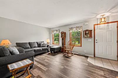 10130 Emerald Court, Brooklyn, MI 49230 - Photo 5