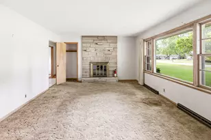 1551 S Windsor Dr, Saint Joseph, MI 49085 - Photo 5