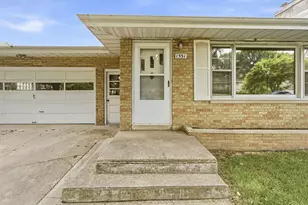 1551 S Windsor Dr, Saint Joseph, MI 49085 - Photo 3