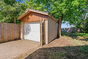 2617 Fairfield St, Muskegon, MI 49441 - Photo 33