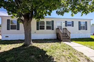 246 Center Green Meadow St SE, Grand Rapids, MI 49548 - Photo 3