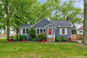145 W Roosevelt Ave, Zeeland, MI 49464 - Photo 3
