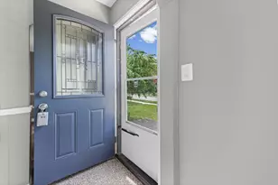 19071 Melvin St, Roseville, MI 48066 - Photo 3