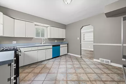 19071 Melvin Street, Roseville, MI 48066 - Photo 7