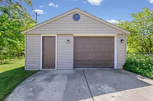 9928 Farley St, Bedford, MI 48239 - Photo 39