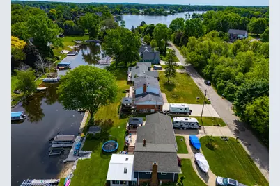 1888 Squaw Lagoon Drive, Oxford, MI 48371 - Photo 5